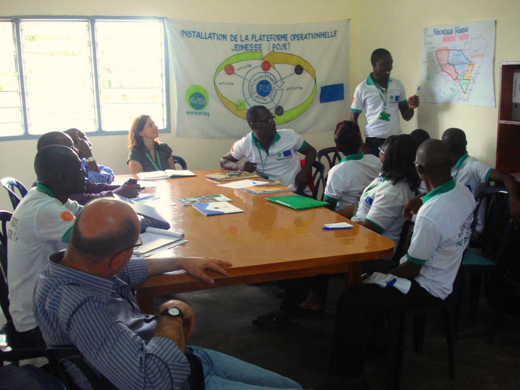 POJE - rencontre de la POJE avec le représentant du Ministère des Affaires Soc..JPG
